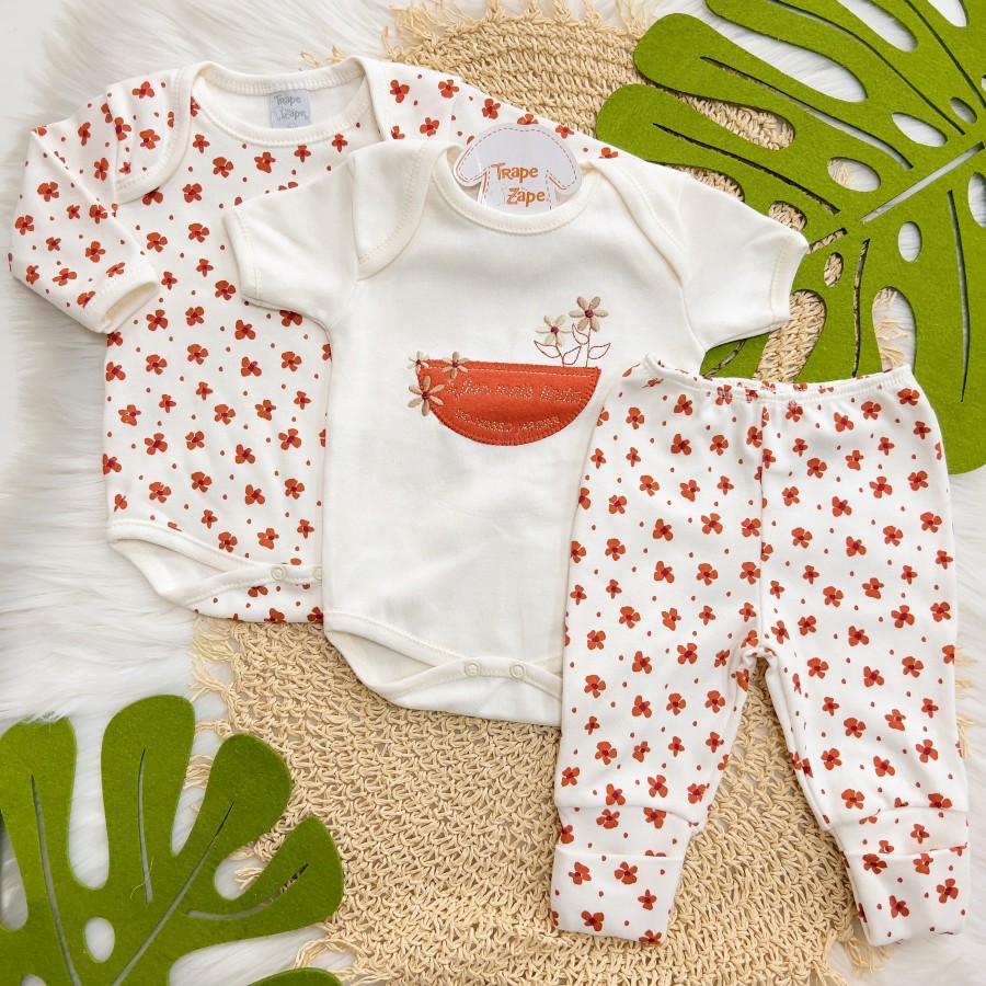 CONJ. DE MALHA 3 PEÇAS - A Flor Mais Linda do Nosso Jardim - Off White e Cor Telha